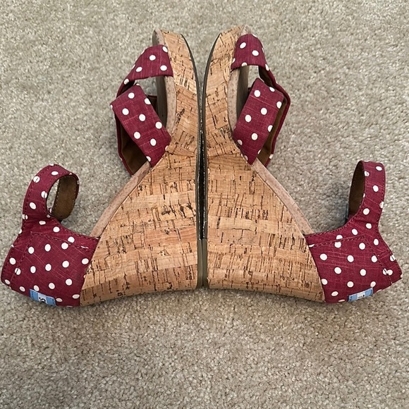TOMS Women's Burgundy Polka Dot Wedge Cork Sandals 7.5 Open Toe Casual Party - Picture 6 of 10